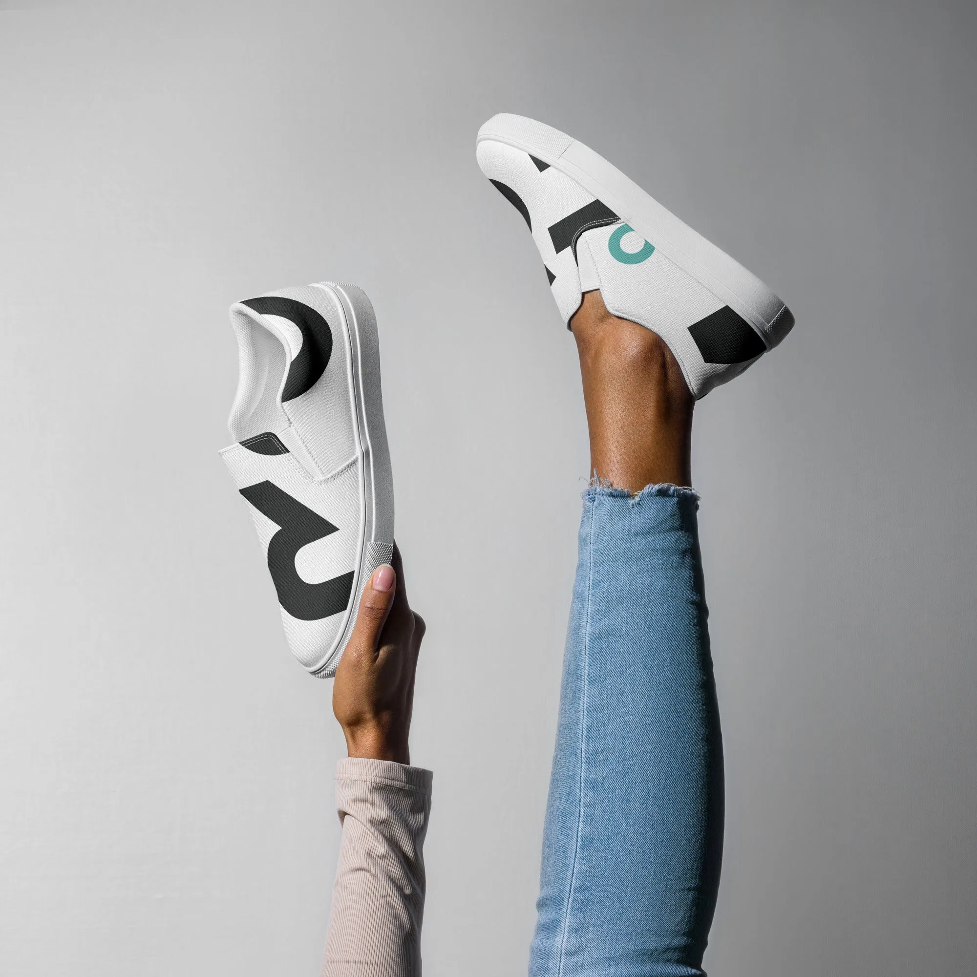 AFRICA IS THE FUTURE Women’s Slip-On Canvas Shoes (White)