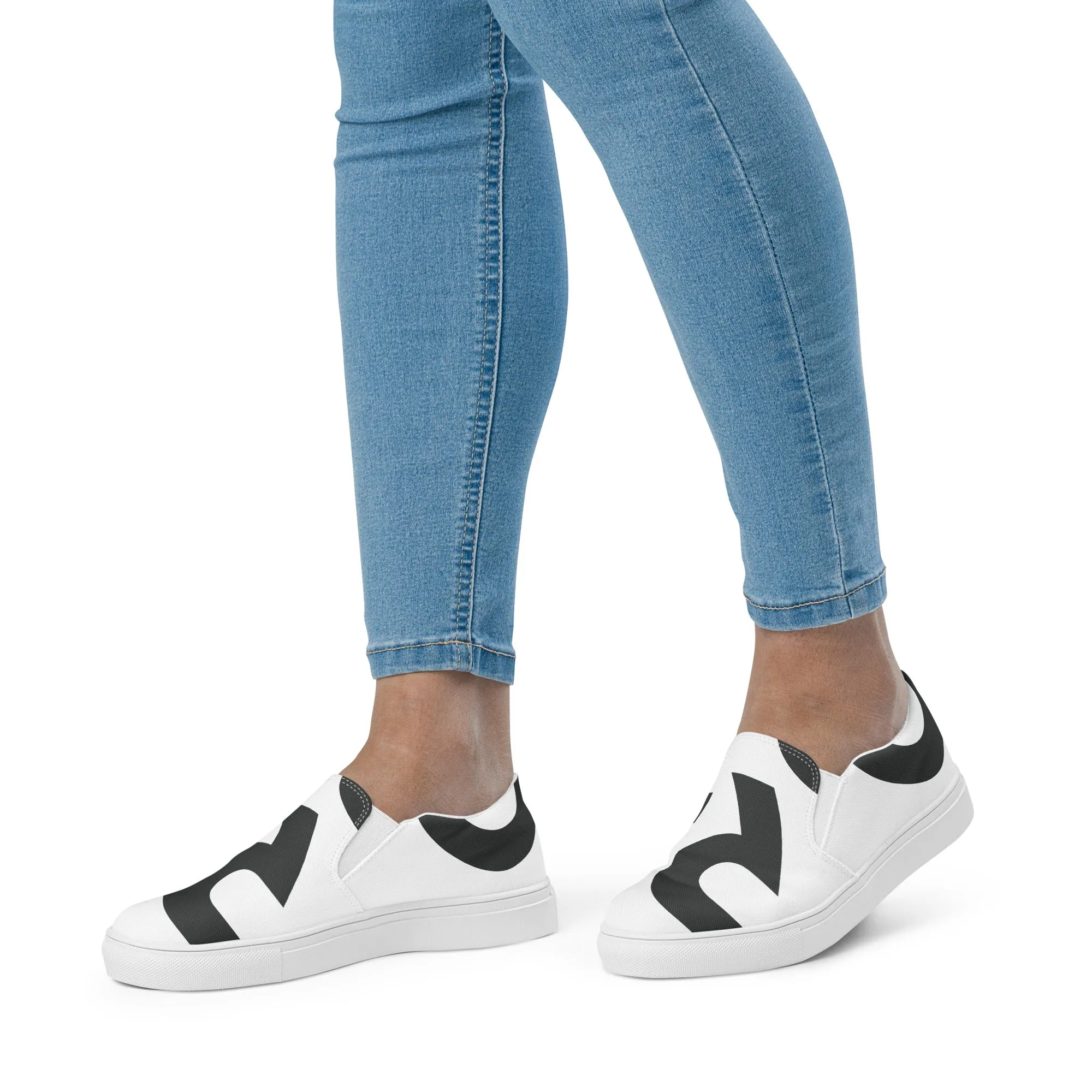 AFRICA IS THE FUTURE Women’s Slip-On Canvas Shoes (White)