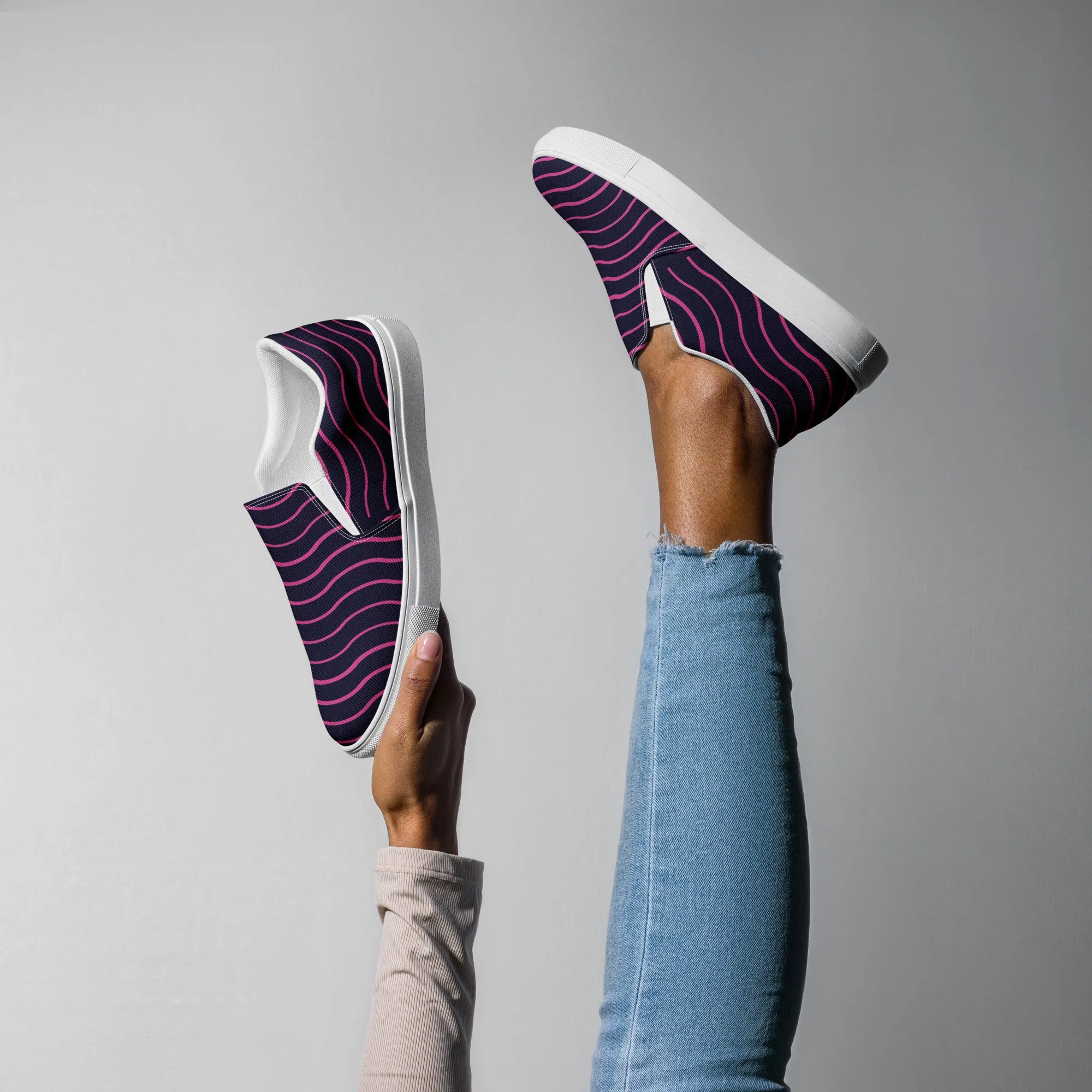 BE LIKE WATER Women’s Slip-On Canvas Shoes (Pink Lines)