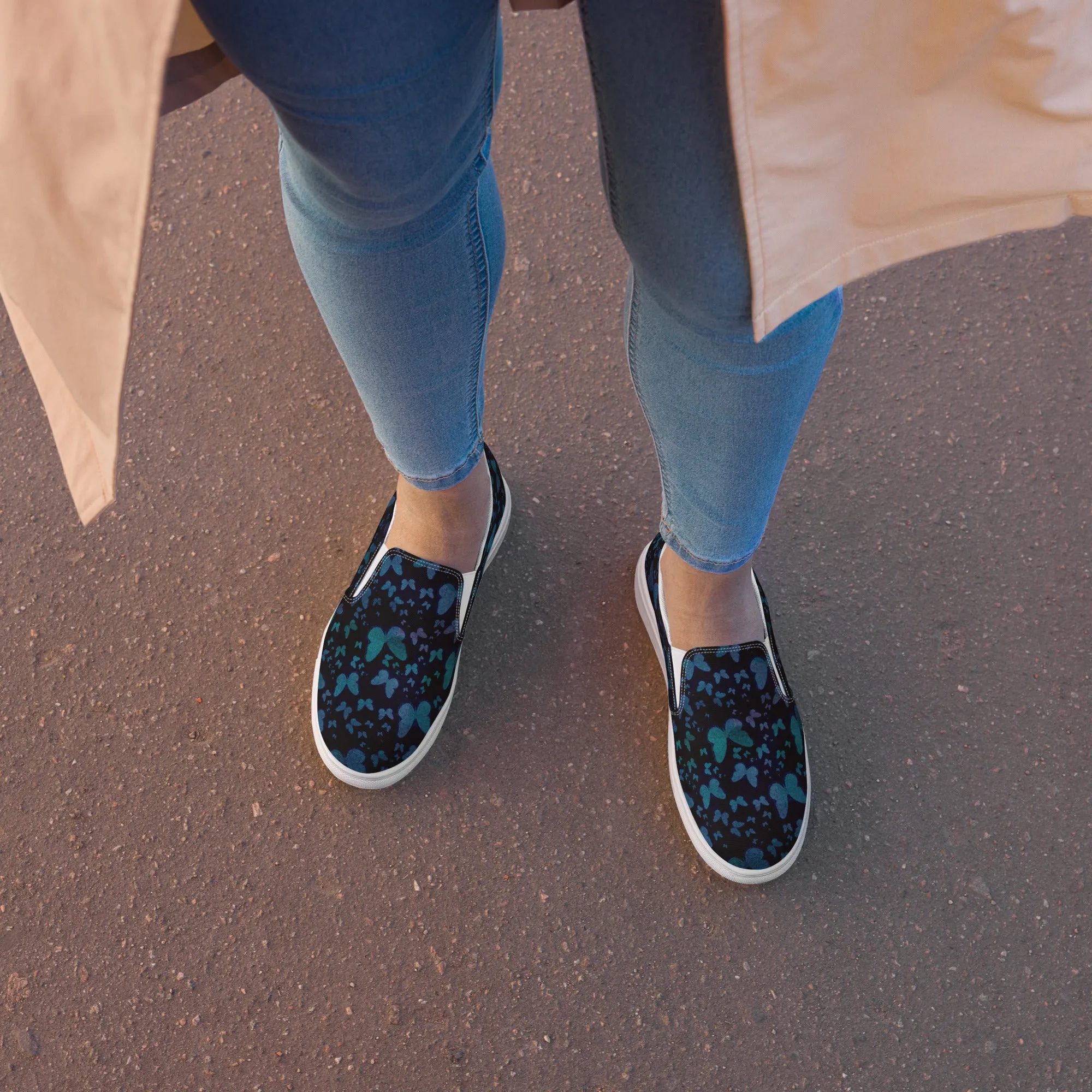 Blue Butterflies Women’s slip-on canvas shoes