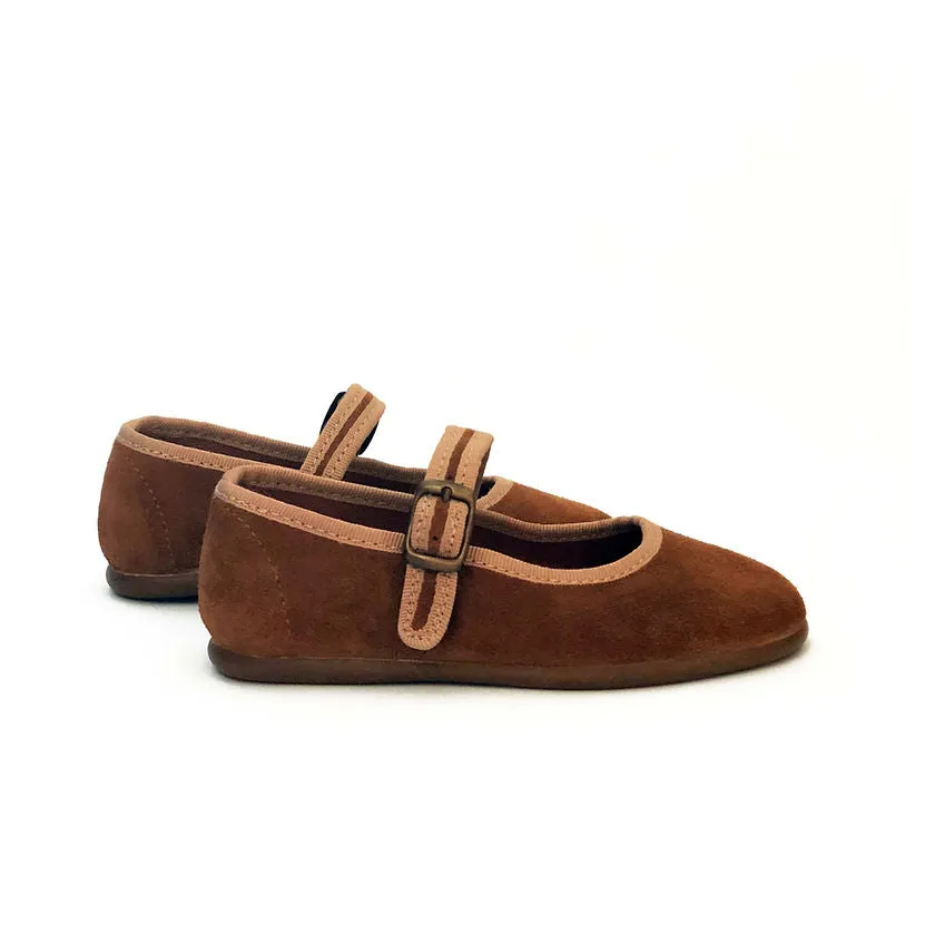 Suede Mary Janes, Salamanca
