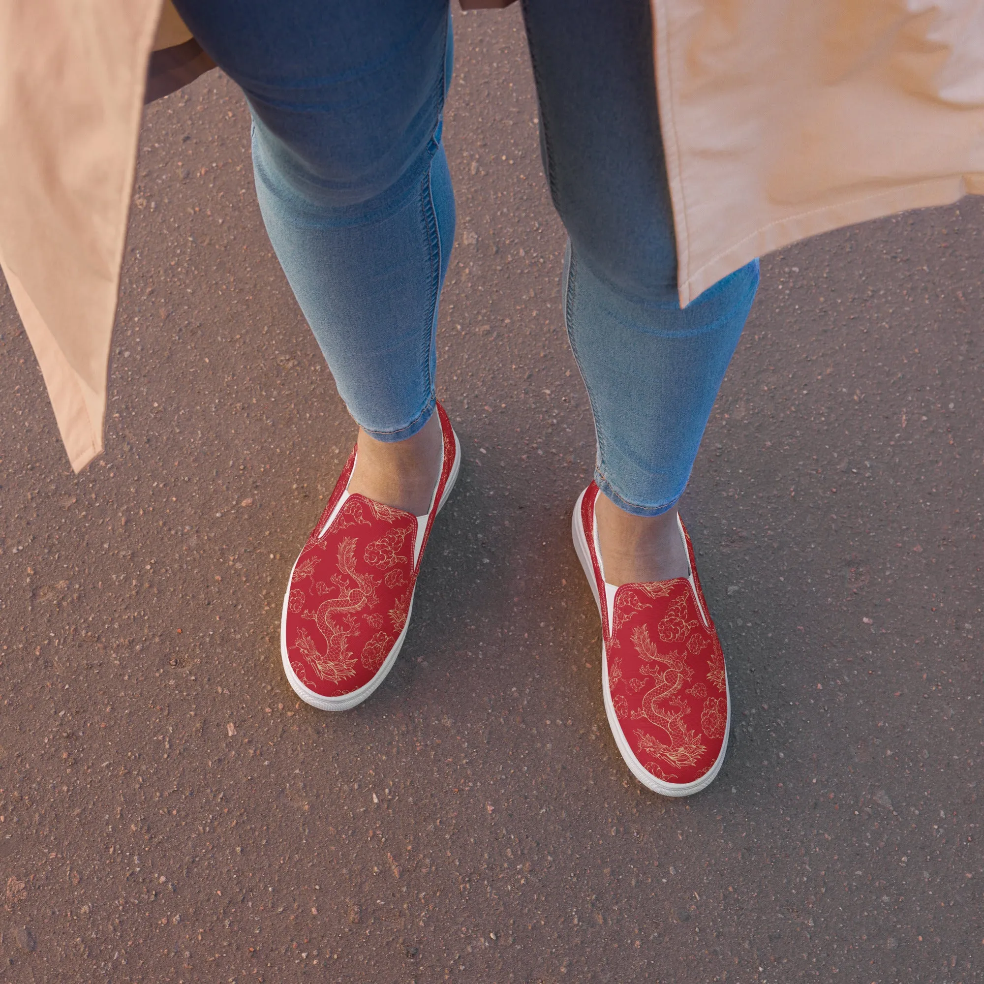 Women’s Red Dragon Design slip-on canvas shoes